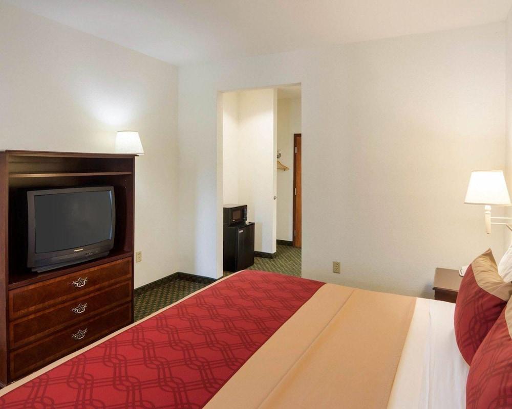 Econo Lodge Уедърфорд Екстериор снимка