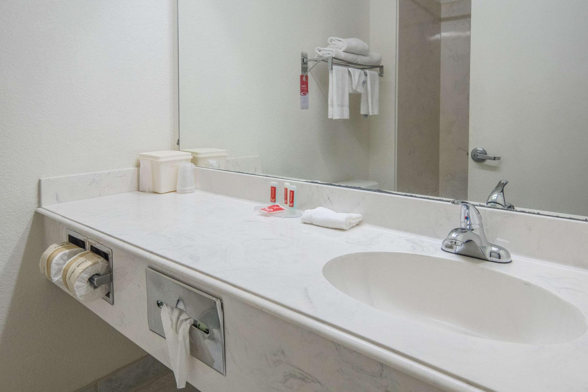 Econo Lodge Уедърфорд Екстериор снимка