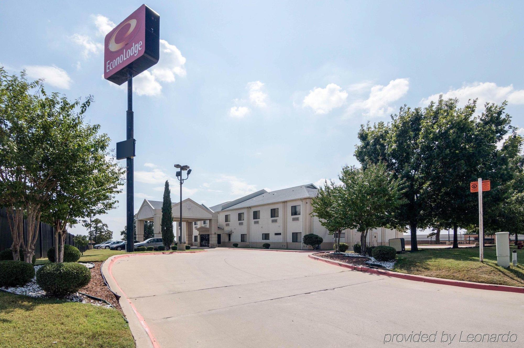 Econo Lodge Уедърфорд Екстериор снимка